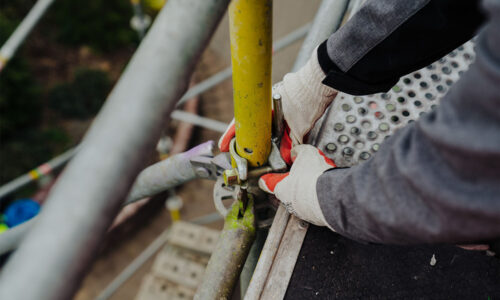 Bezpieczeństwo pracy na rusztowaniach – na co zwrócić uwagę?